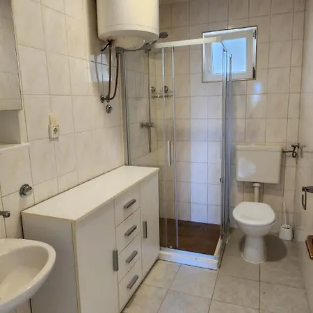 アパート Villa Trpanj トゥルパニ